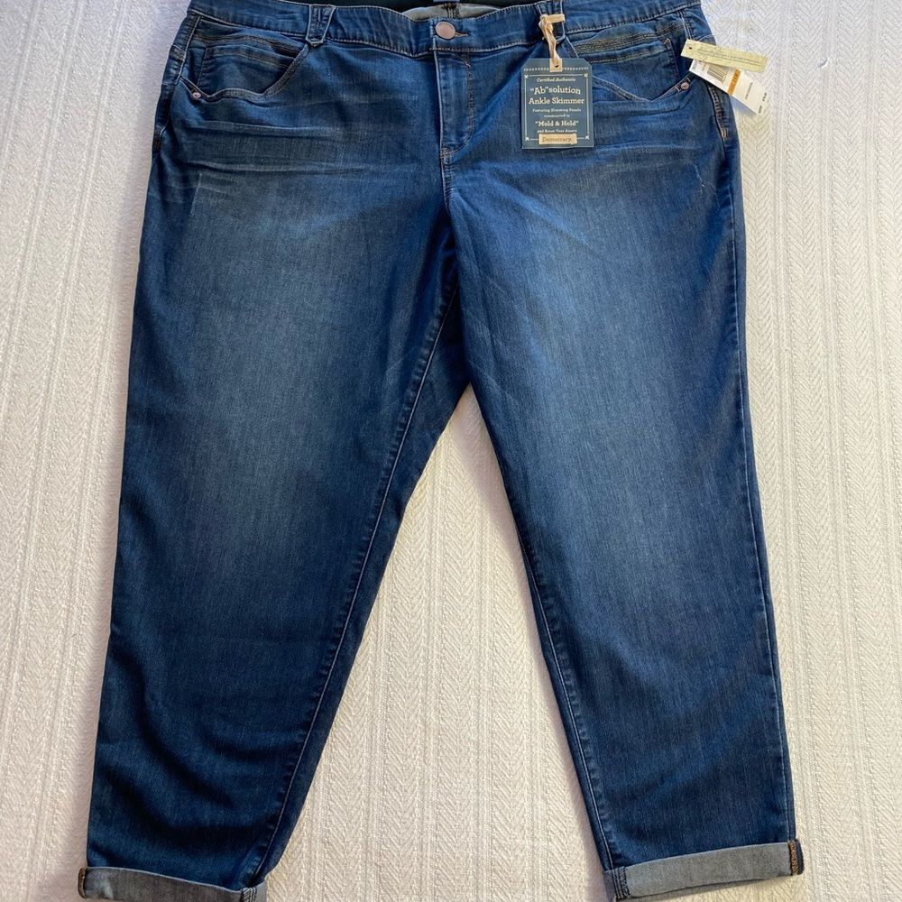 Democracy Women’s Plus 24W Ab Solution Ankle Skimmer Jeans